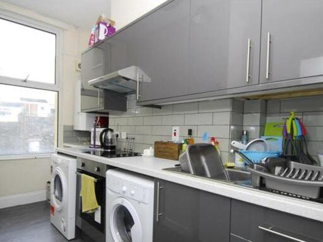 House for rent in Follaton, Strode