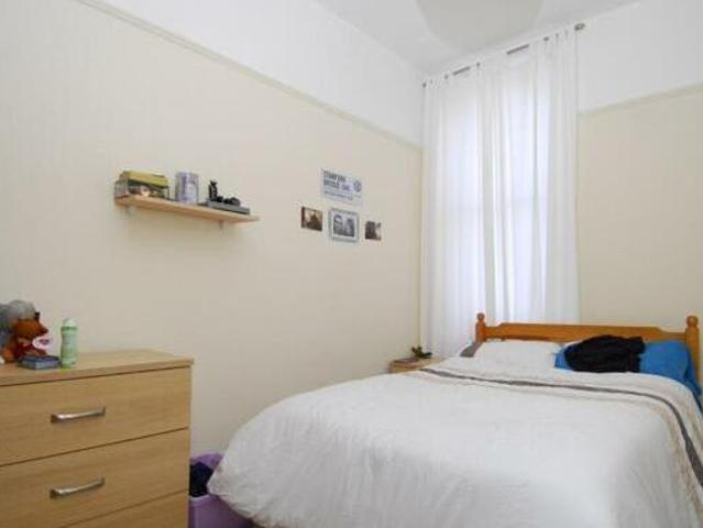House for rent in Follaton, Strode