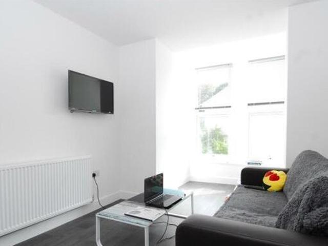 House for rent in Follaton, Strode
