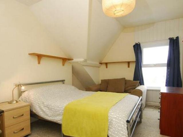 House for rent in Follaton, Strode