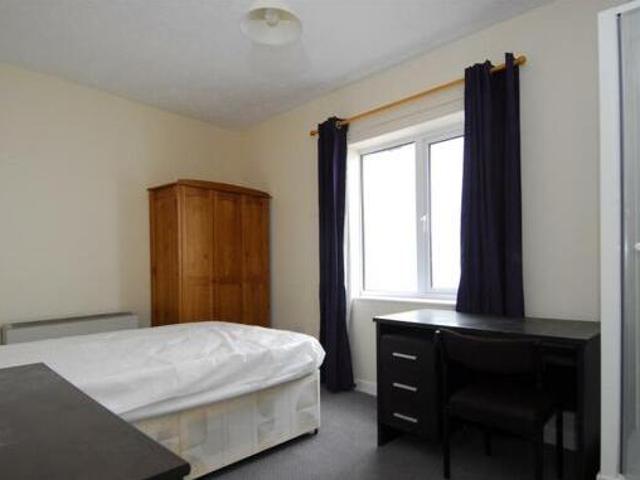 House for rent in Follaton, Strode