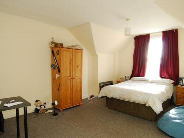 House for rent in Follaton, Strode