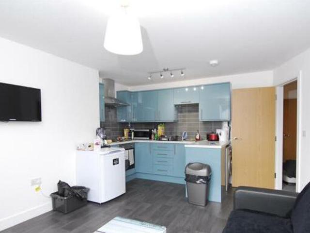 House for rent in Follaton, Strode