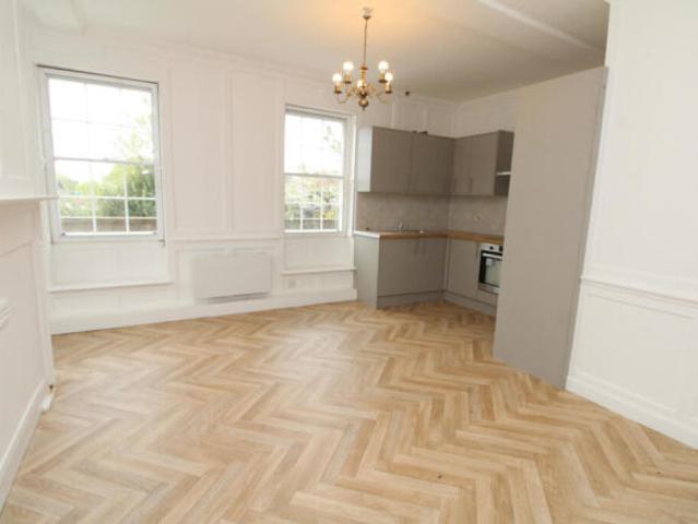 Apartment for rent in South Lane, West Yorkshire