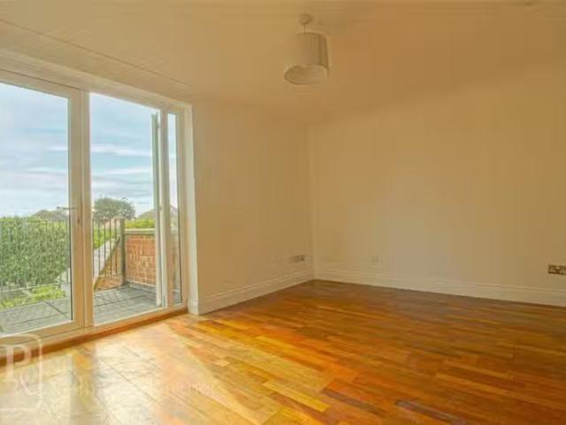 Apartment for rent in Holland-on-Sea, Dale Hill