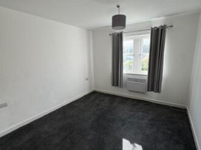 Apartment for rent in Wardle, Burnedge