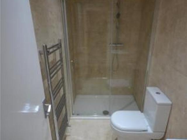 Apartment for rent in Cat Hill, England