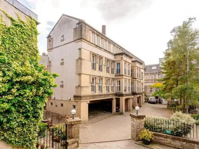 Apartment for rent in Gayfield, Broughton
