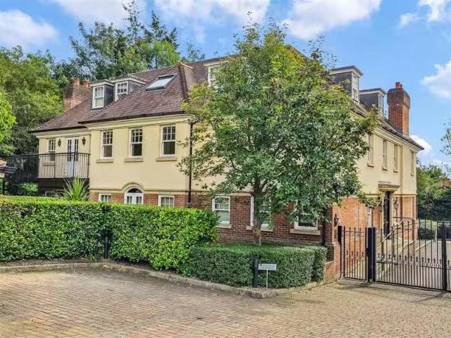 Apartment for rent in Fretherne, Hertfordshire