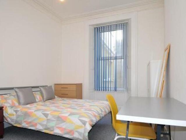 House for rent in Follaton, Strode