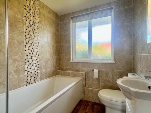Apartment for rent in Sketty, Wales
