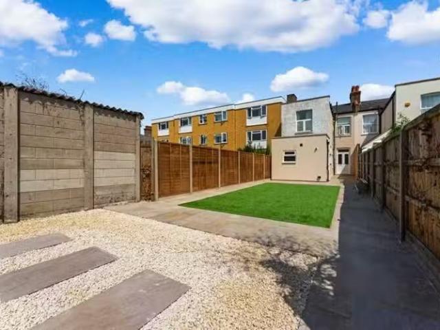 Apartment for rent in London Borough of Merton, Mitcham