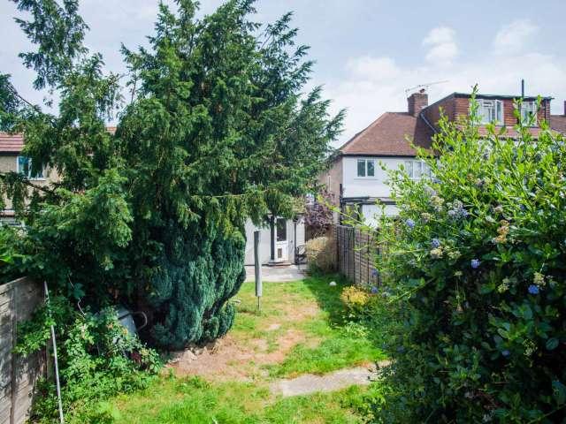 Apartment for rent in Horn Park, Greater London