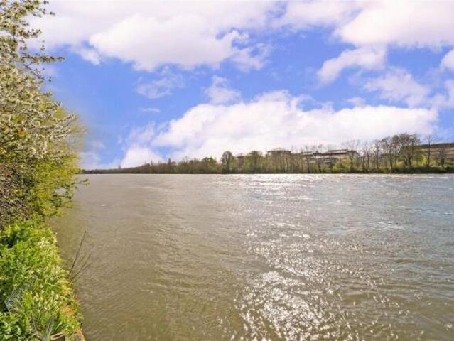 Apartment for rent in Grove Park, Greater London
