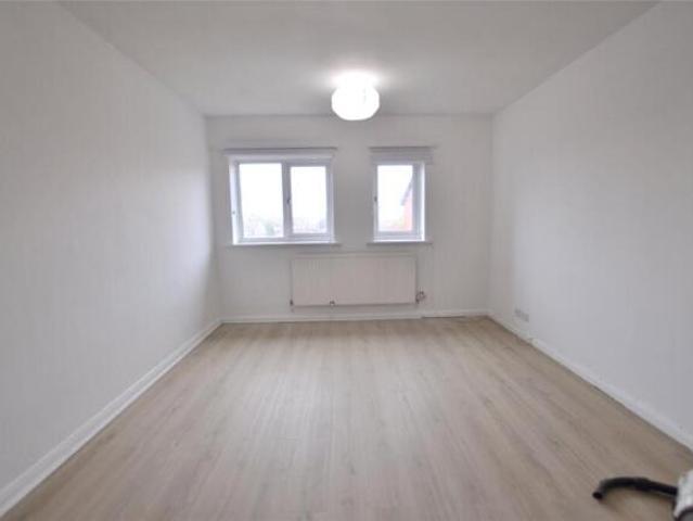 Apartment for rent in Surrey, England