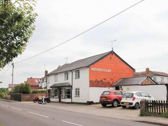 House for rent in Surrey, England