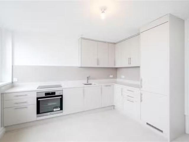 Apartment for rent in Lyons, Greater London