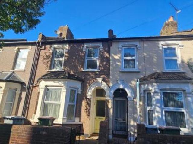 Apartment for rent in Cat Hill, England