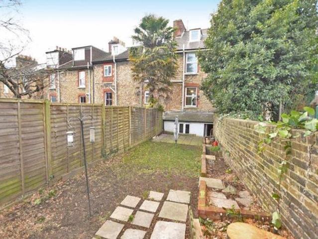 Apartment for rent in Ringlestone, Midway