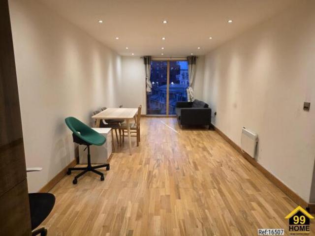 Apartment for rent in Cat Hill, England
