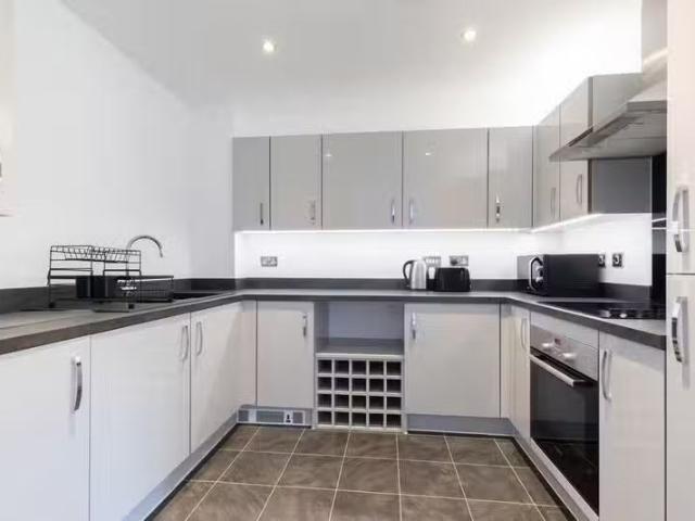 Apartment for rent in Prestbury, Golden Valley