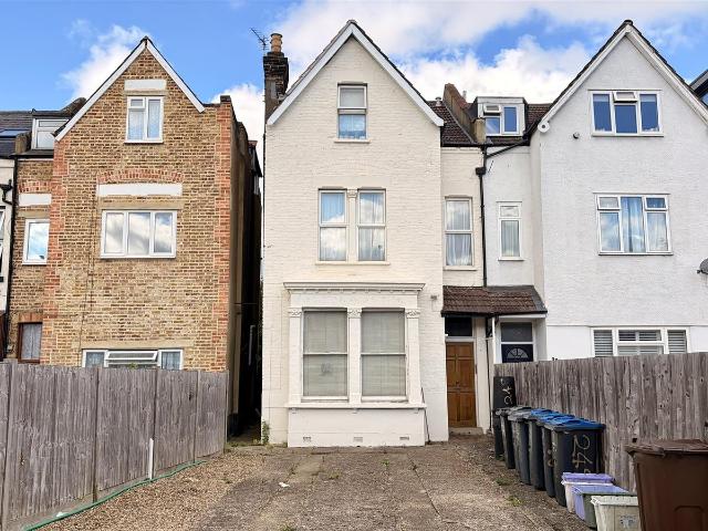 Apartment for rent in London Borough of Merton, Greater London