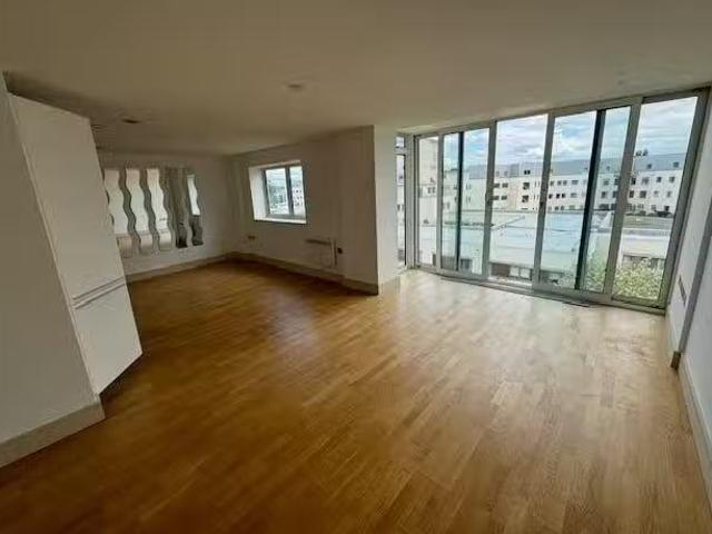 Apartment for rent in Sully, Wales