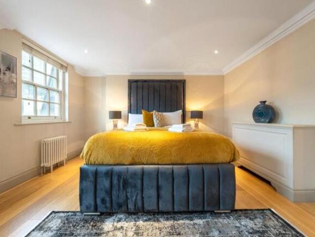 Apartment for rent in Mayfair, Greater London
