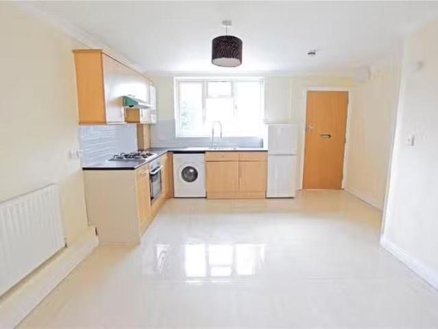 Apartment for rent in Hainault, Greater London