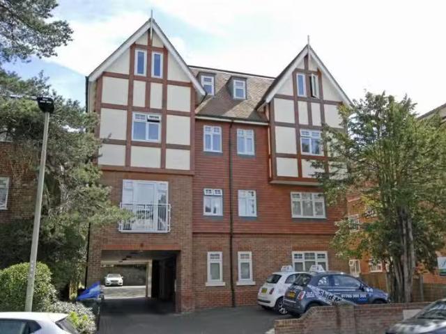 Apartment for rent in Bickley, Shortlands