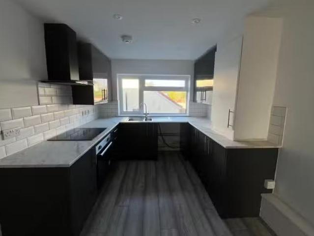 Apartment for rent in Northwood, Greater London