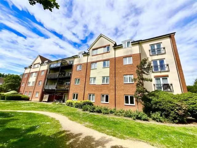 Apartment for rent in Kingswood, School House