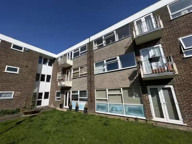 Apartment for rent in Navestock Side, Essex