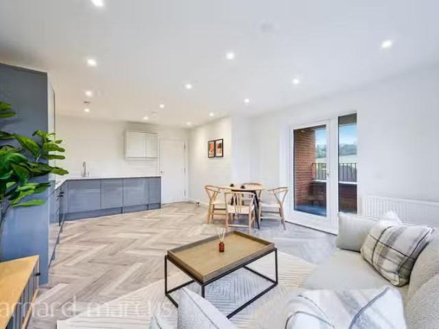 Apartment for rent in Southall, Greater London