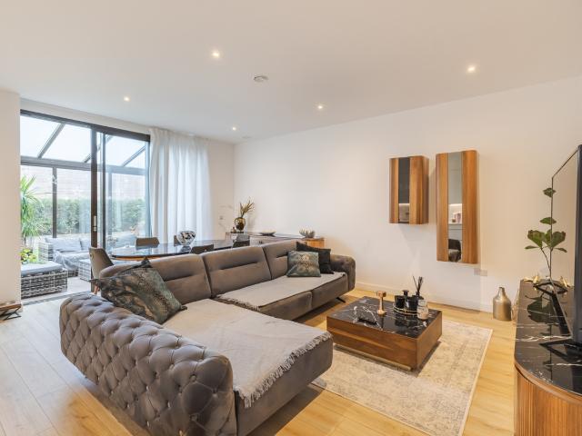 Apartment for rent in London Borough of Ealing, Greater London