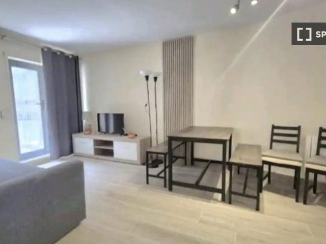 Apartment to rent in Bluebell, North Tipperary