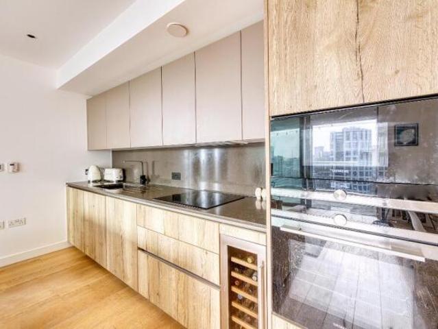 Apartment for rent in Cat Hill, England
