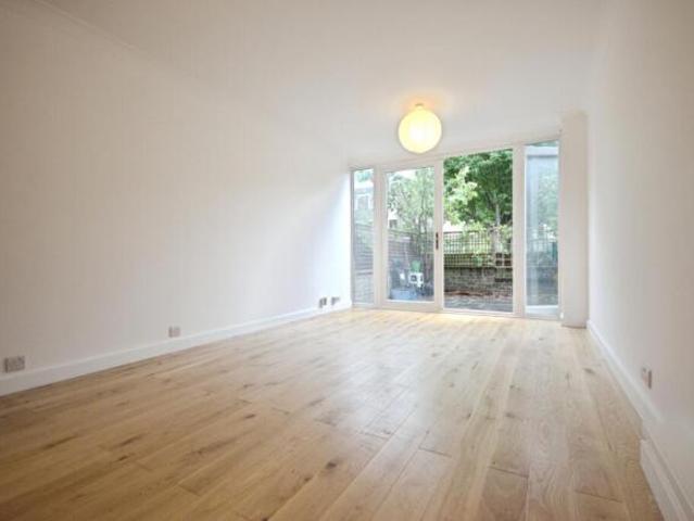 Apartment for rent in Brentford, Greater London