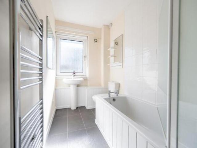 Apartment for rent in Blairdardie, Scotland