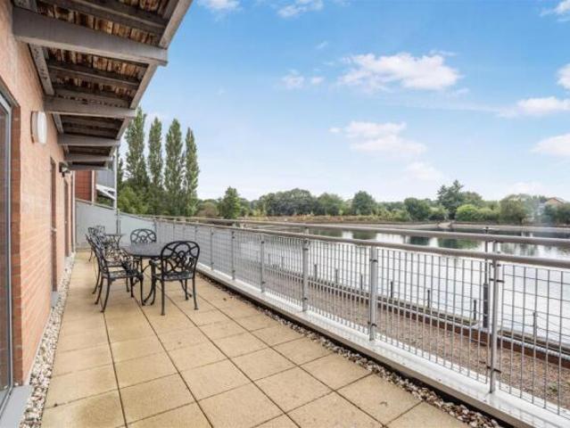Apartment for rent in Lakeside, Doncaster