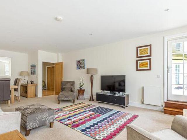 House for rent in Surrey