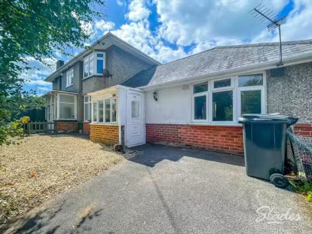 Apartment for rent in Coney Hall, Greater London
