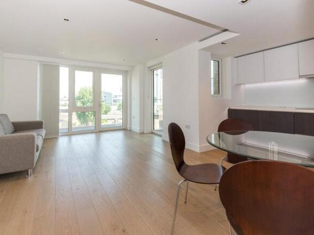Apartment for rent in Brentford End, Greater London