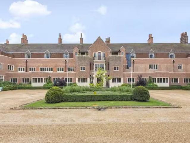 Apartment for rent in Littlecote, West Sussex