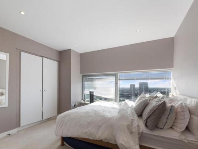Apartment for rent in Canary Wharf, Greater London