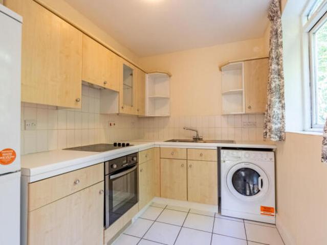 Apartment for rent in St Albans, Five Acres