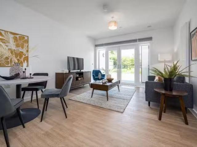 Apartment for rent in Blackhills, Surrey