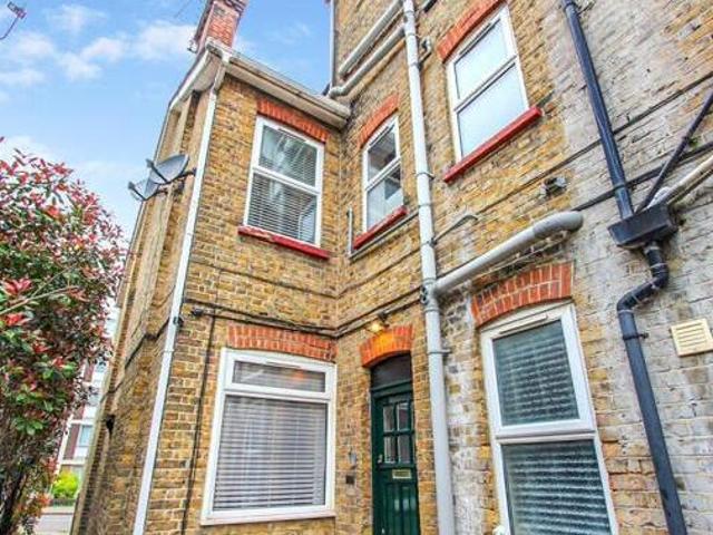 House for rent in Alton Barnes, Essex