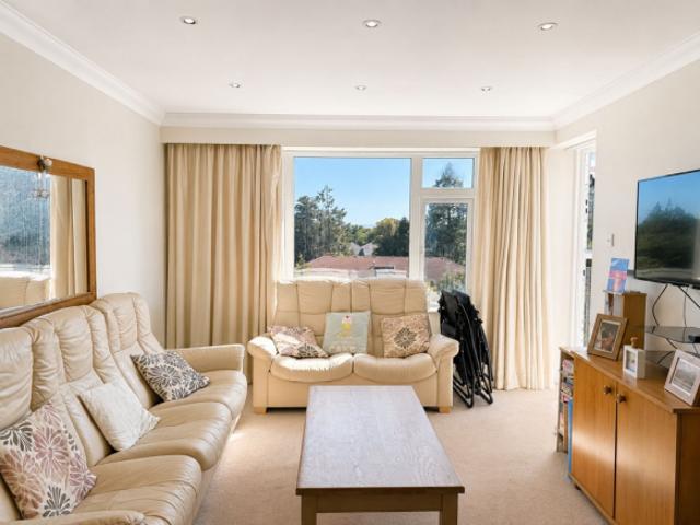 Apartment for rent in Branksome Park, Poole