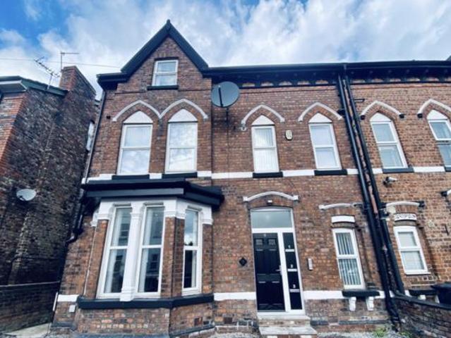 House for rent in Calderstones